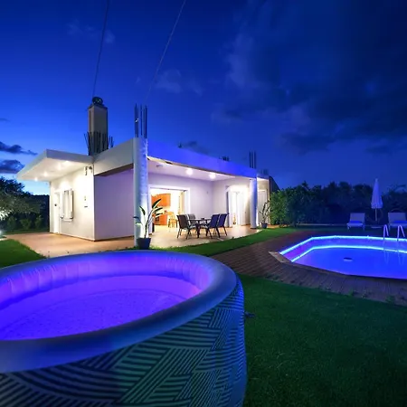 Villa Lima Pool & Jacuzzi Chania