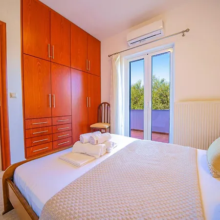 Lima Pool & Jacuzzi Chania וילה ואמוס